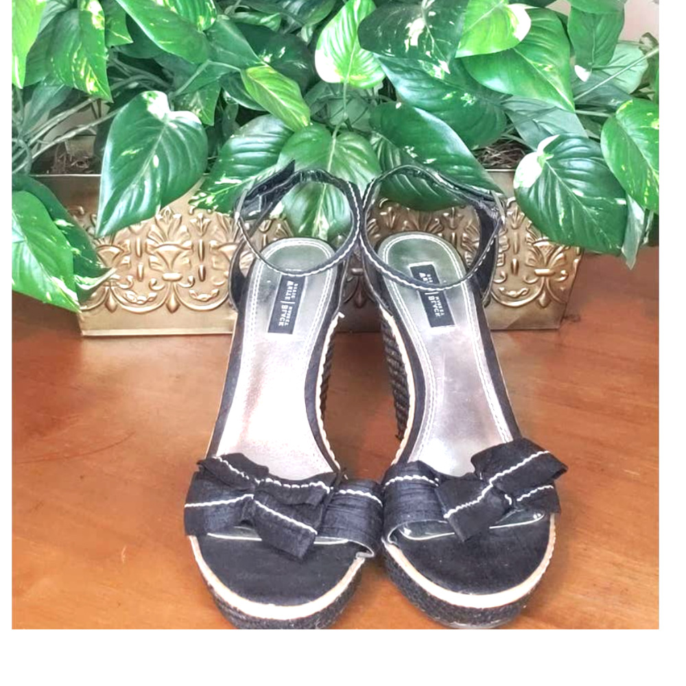 WHITE HOUSE/BLACK MARKET - Black and White Wedge Heels - Size 8
